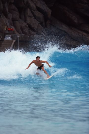 Surf Lessons are avaialble at Disney’s Typhoon Lagoon. Group discounts for typhoon lagoon tickets are available with Orlando Group Getaways.